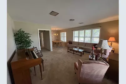 393 N Manse Avenue, Giddings, TX 78942 - Photo 11