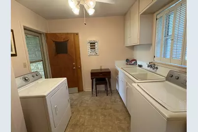 393 N Manse Avenue, Giddings, TX 78942 - Photo 27