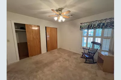 393 N Manse Avenue, Giddings, TX 78942 - Photo 17
