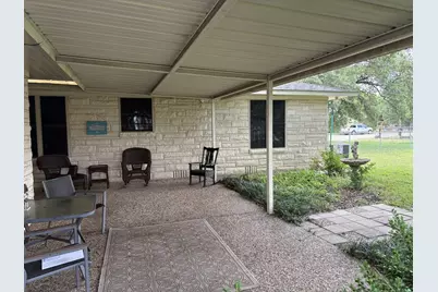393 N Manse Avenue, Giddings, TX 78942 - Photo 7