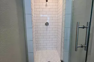 8001 Woodway Dr, Houston, TX 77063 - Photo 9