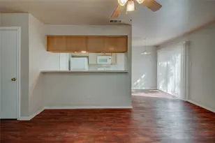 2211 Creekside C Ln, Georgetown, TX 78626 - Photo 5