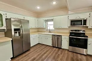 205 S Granger St, Granger, TX 76530 - Photo 3
