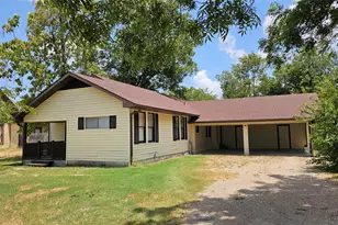 205 S Granger St, Granger, TX 76530 - Photo 1