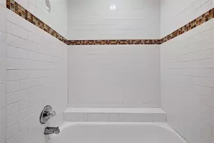 7685 Northcross Dr, Austin, TX 78757 - Photo 9