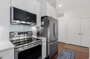 1900 Barton Springs Rd, Austin, TX 78704 - Photo 15