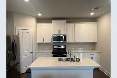 8615 McKamy Drive, Austin, TX 78744 - Photo 5