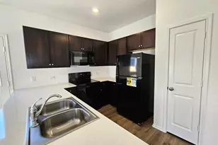 856 Rancho Del Cielo Loop, Jarrell, TX 76537 - Photo 3