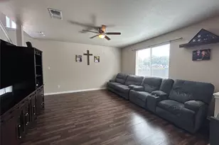 1615 Bluebell Cir, Lockhart, TX 78644 - Photo 9