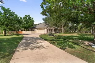 223 E Ridgewood Rd, Georgetown, TX 78633 - Photo 7