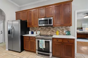 223 E Ridgewood Rd, Georgetown, TX 78633 - Photo 11