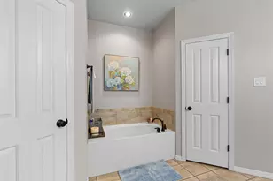 223 E Ridgewood Rd, Georgetown, TX 78633 - Photo 17