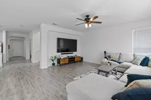 6320 Wagon Spring St, Del Valle, TX 78617 - Photo 13