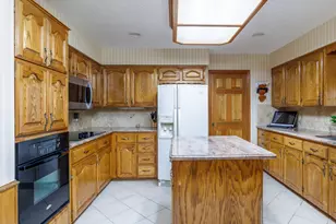 704 Enfield Rd, Rockdale, TX 76567 - Photo 9