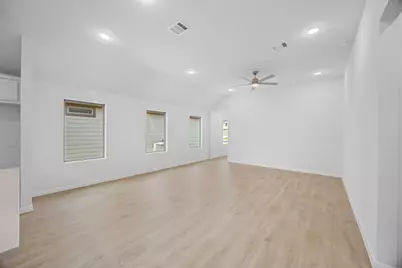 171 Hornet Street, Elgin, TX 78621 - Photo 9