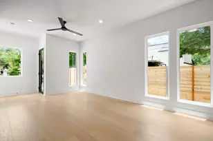 913 Capitol Ct, Austin, TX 78756 - Photo 11