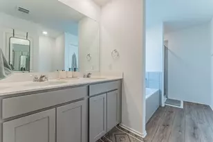 524 Sebring Cir, Hutto, TX 78634 - Photo 11