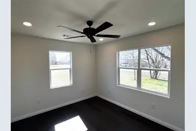 205 E Train Street, Ellinger, TX 78938 - Photo 11