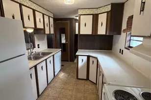 83 Roots Rd, Martindale, TX 78655 - Photo 5