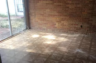 1014 Bois D'Arc St, Lockhart, TX 78644 - Photo 5