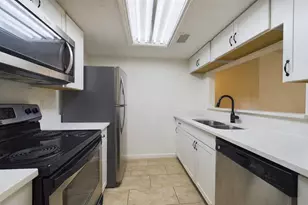 2401 Leon St, Austin, TX 78705 - Photo 3