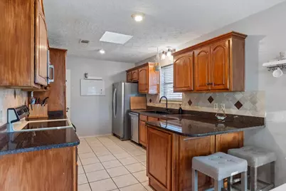 421 Saint Andrews Street, Meadowlakes, TX 78654 - Photo 7