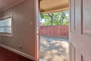 2103 E 16th St, Austin, TX 78702 - Photo 3