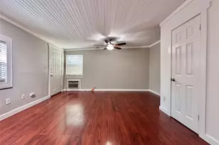 2103 E 16th St, Austin, TX 78702 - Photo 15
