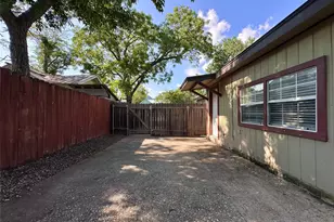 2103 E 16th St, Austin, TX 78702 - Photo 19