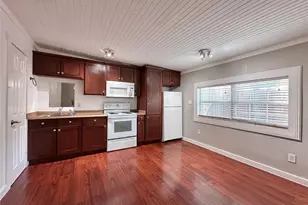 2103 E 16th St, Austin, TX 78702 - Photo 7