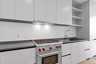 610 Davis St, Austin, TX 78701 - Photo 5