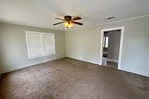 306 Bowie St, Luling, TX 78648 - Photo 7