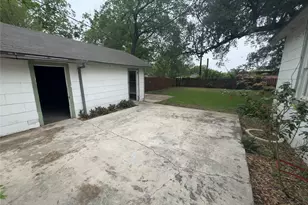 306 Bowie St, Luling, TX 78648 - Photo 25