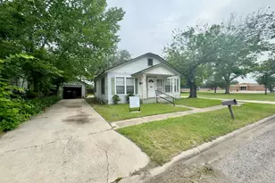 306 Bowie St, Luling, TX 78648 - Photo 3