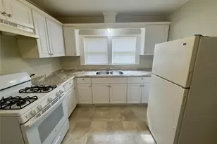 306 Bowie St, Luling, TX 78648 - Photo 13