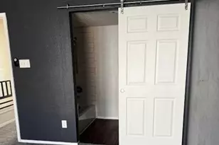 2018 W Rundberg Ln, Austin, TX 78758 - Photo 17