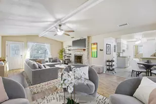 2114 Bel-Air Dr, Taylor, TX 76574 - Photo 3