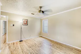 2114 Bel-Air Dr, Taylor, TX 76574 - Photo 13