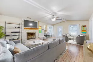 2114 Bel-Air Dr, Taylor, TX 76574 - Photo 3