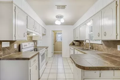 2114 Bel Air Drive, Taylor, TX 76574 - Photo 23