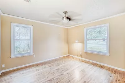 2114 Bel Air Drive, Taylor, TX 76574 - Photo 11
