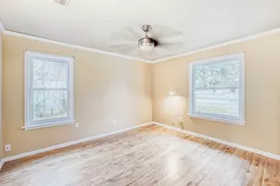 2114 Bel-Air Dr, Taylor, TX 76574 - Photo 11