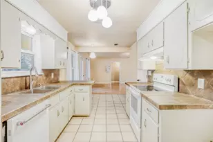 2114 Bel-Air Dr, Taylor, TX 76574 - Photo 25