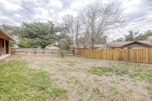 2114 Bel-Air Dr, Taylor, TX 76574 - Photo 35