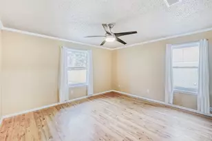 2114 Bel-Air Dr, Taylor, TX 76574 - Photo 9