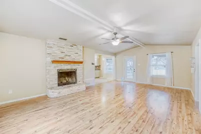 2114 Bel Air Drive, Taylor, TX 76574 - Photo 3