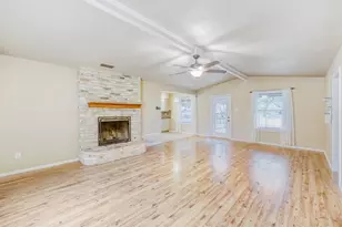 2114 Bel-Air Dr, Taylor, TX 76574 - Photo 3