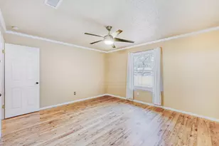 2114 Bel-Air Dr, Taylor, TX 76574 - Photo 19