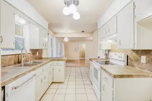 2114 Bel-Air Dr, Taylor, TX 76574 - Photo 25