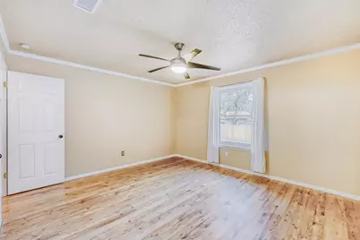 2114 Bel Air Drive, Taylor, TX 76574 - Photo 19